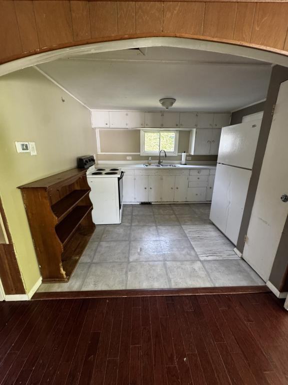111 Jellico Ln - Photo 3 of 6