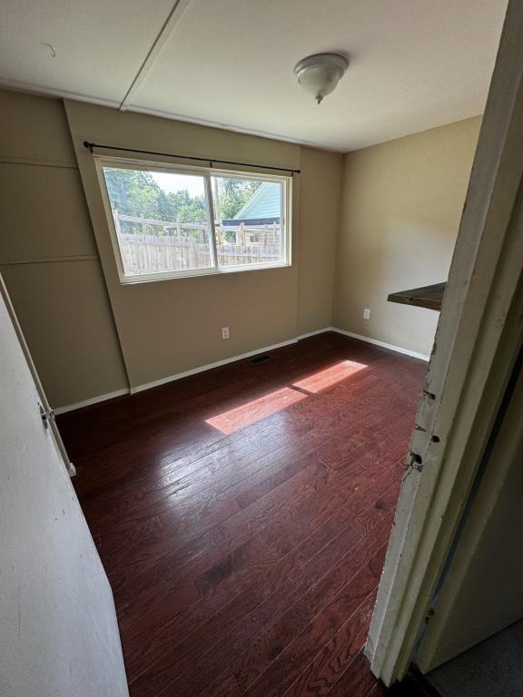 111 Jellico Ln - Photo 5 of 6
