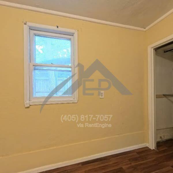 2300 Carlton Way #B - Photo 6 of 8