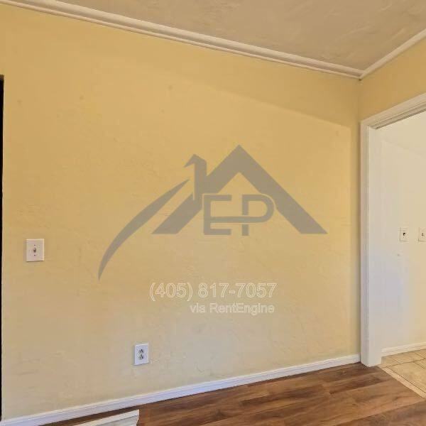 2300 Carlton Way #B - Photo 7 of 8