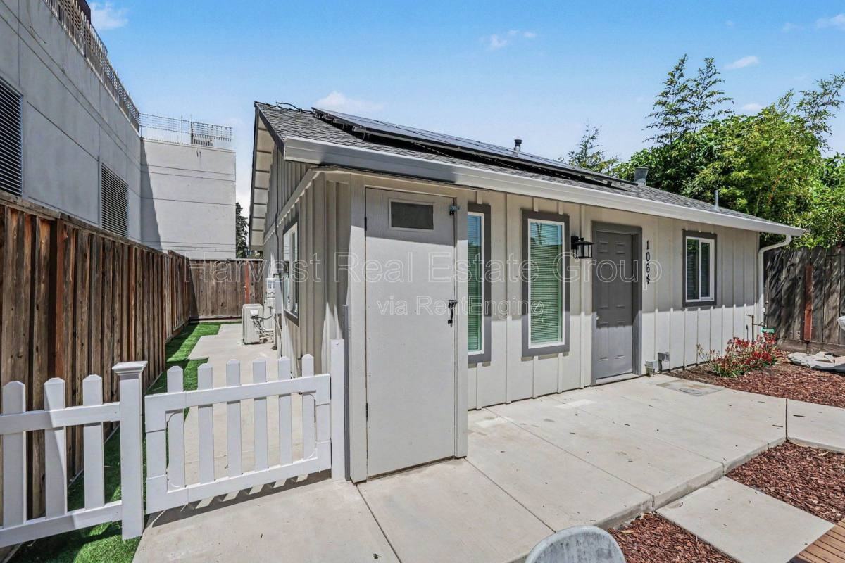 1060 37th St #1064 - Photo 3 of 10