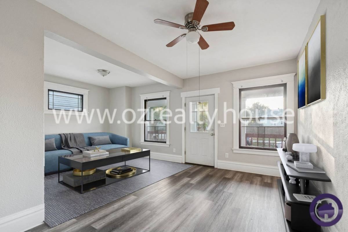 2824 Chestnut St - Photo 2 of 10