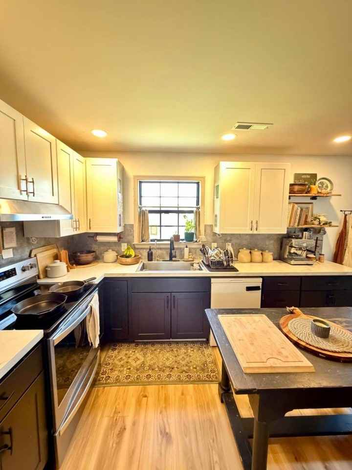 60 Carriage House Dr - Photo 3 of 10