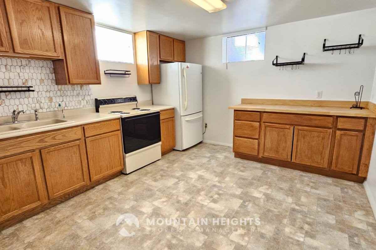 9889 S Poppy Ln - Photo 2 of 10