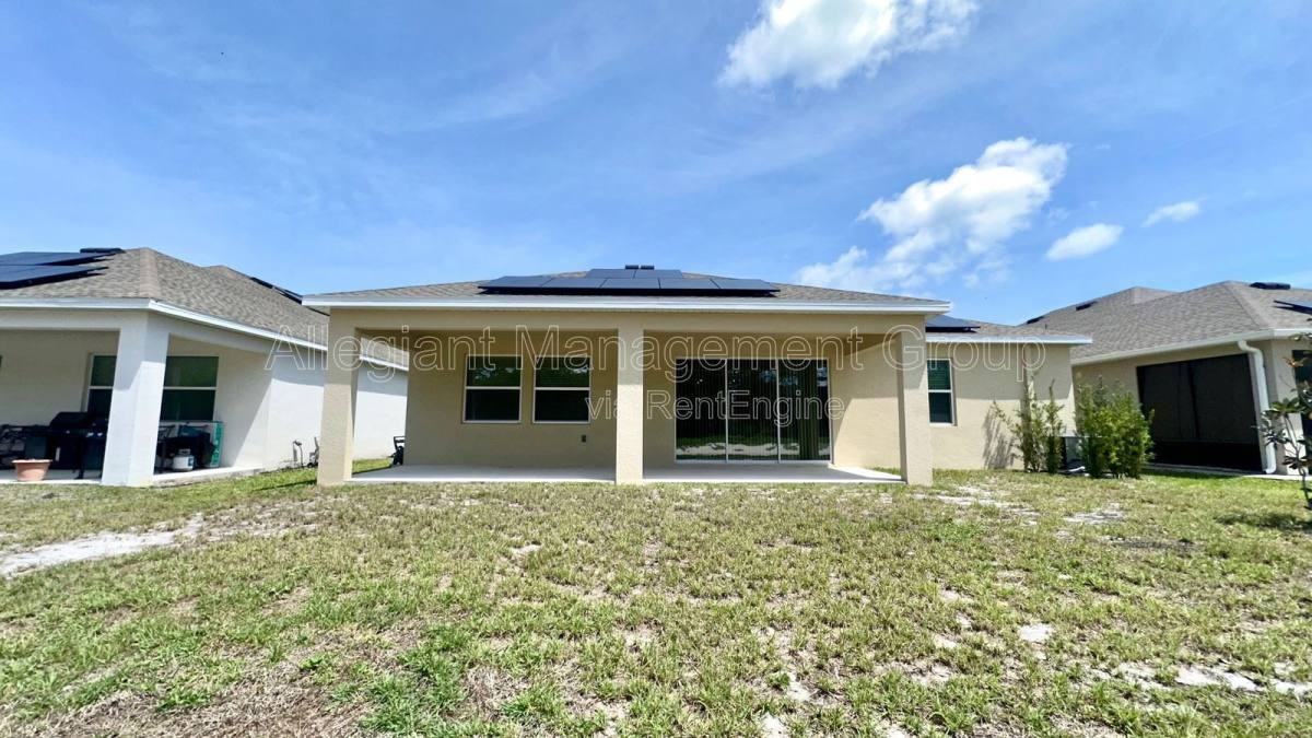6326 Lakepine St - Photo 3 of 10