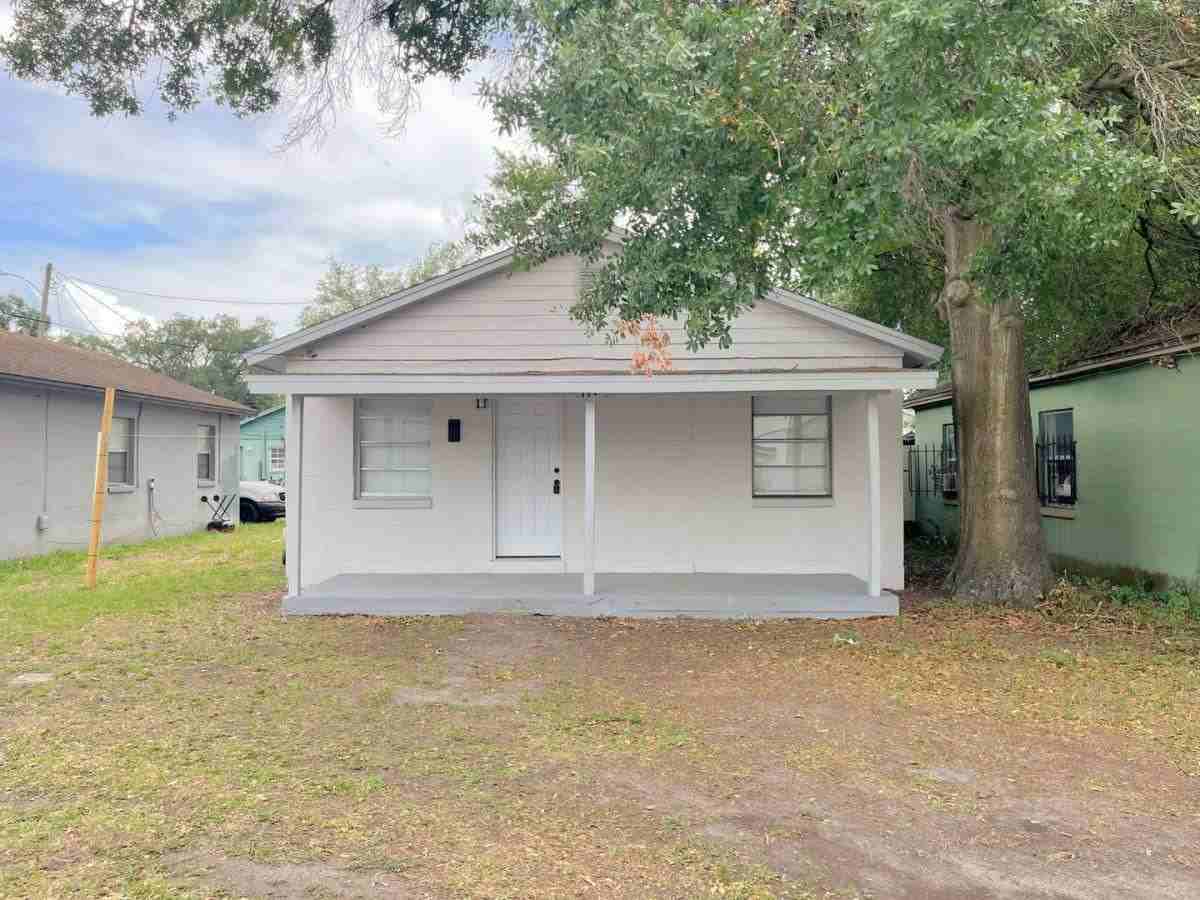 904 Randall St - Photo 2 of 10