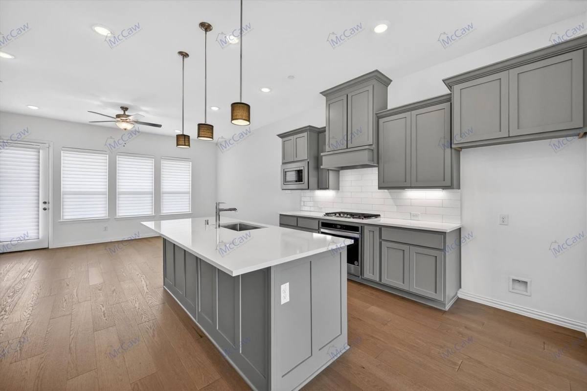 3717 Island Vista Dr - Photo 3 of 10