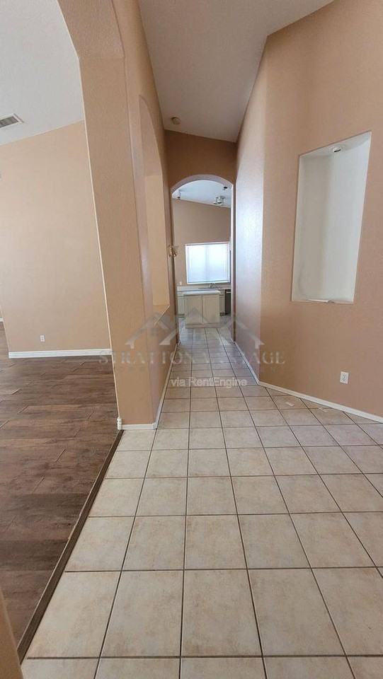 6714 W Wahalla Ln - Photo 3 of 10