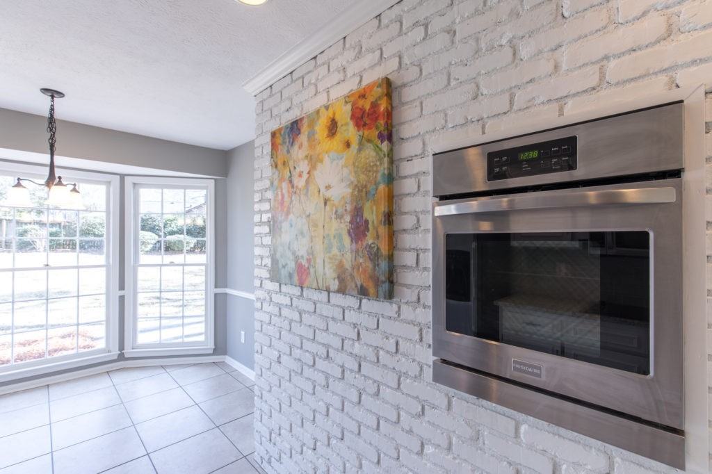 4328 Castlewood Ct - Photo 4 of 11