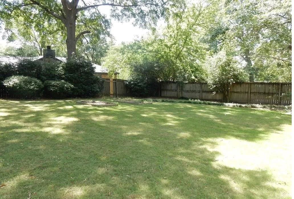 4328 Castlewood Ct - Photo 7 of 11