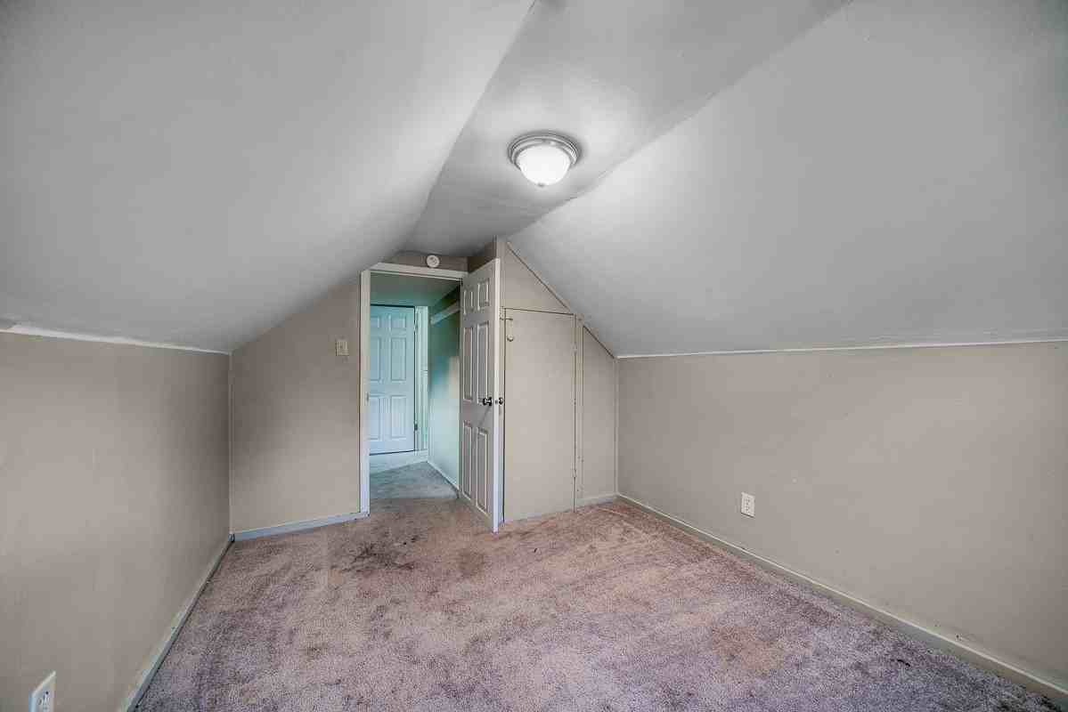 11003 Republic Ave - Photo 3 of 16