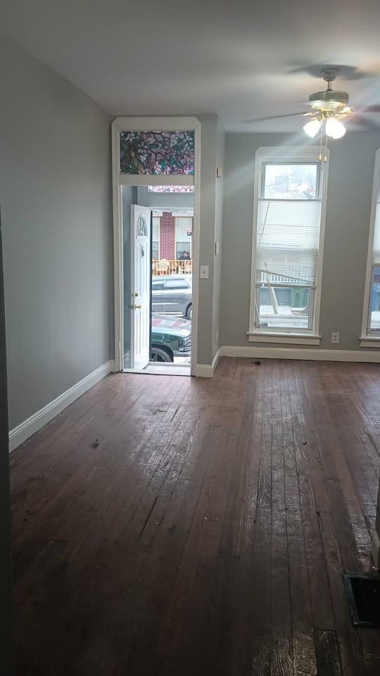 1814 Penrose Ave - Photo 2 of 26