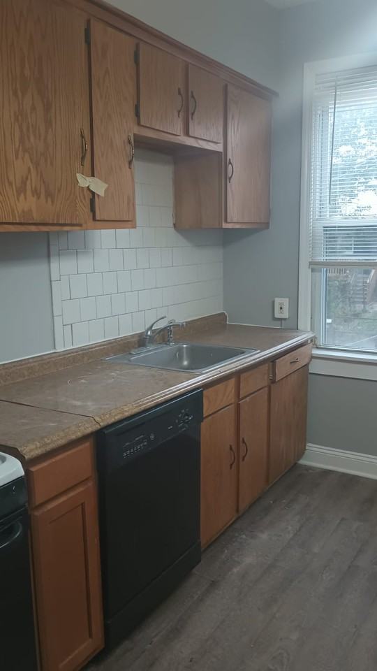 1814 Penrose Ave - Photo 5 of 26