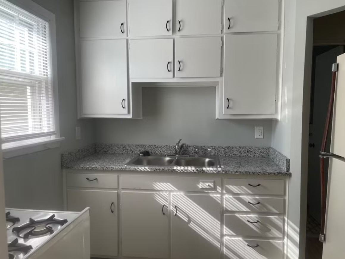 100 E Stewart Rd #3 - Photo 2 of 9