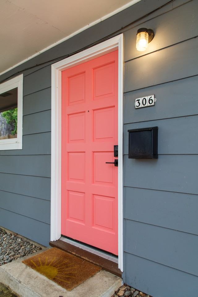 306 Ne 75th Ave - Photo 2 of 14