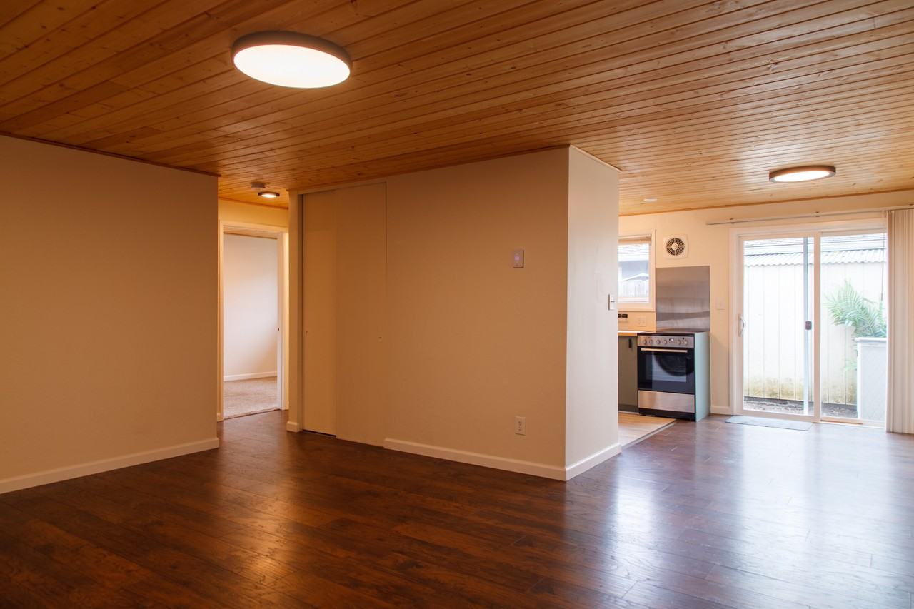 306 Ne 75th Ave - Photo 3 of 14