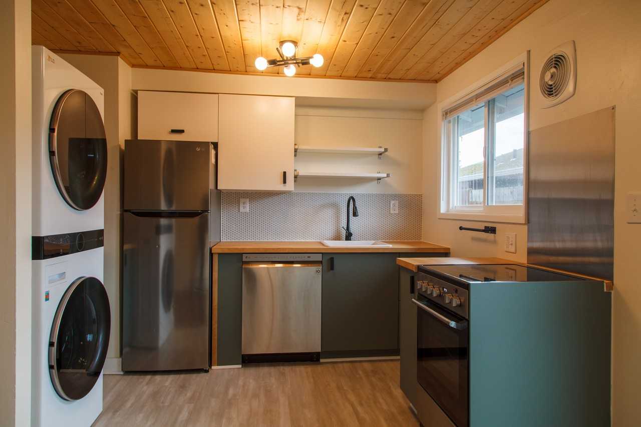 306 Ne 75th Ave - Photo 4 of 14