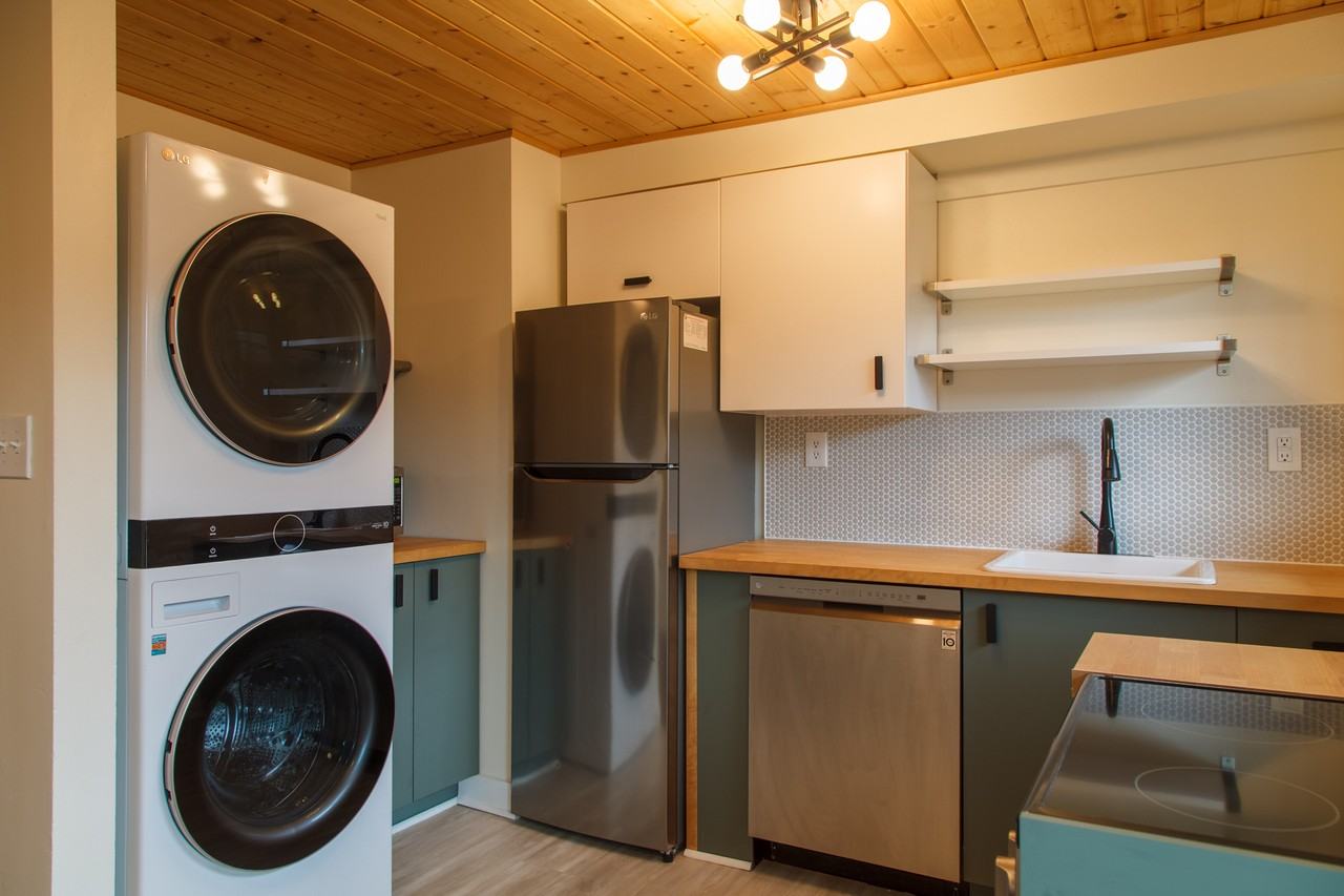 306 Ne 75th Ave - Photo 5 of 14