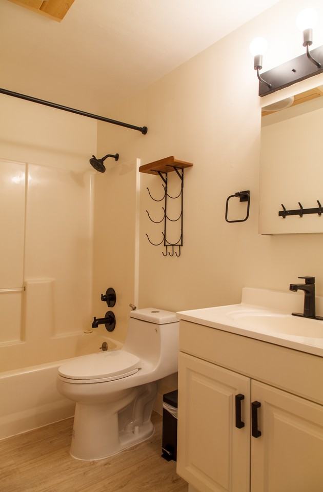 306 Ne 75th Ave - Photo 6 of 14