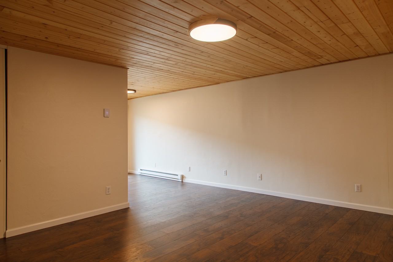306 Ne 75th Ave - Photo 7 of 14