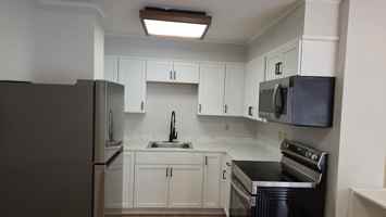 featured image of 124 N Main St #3