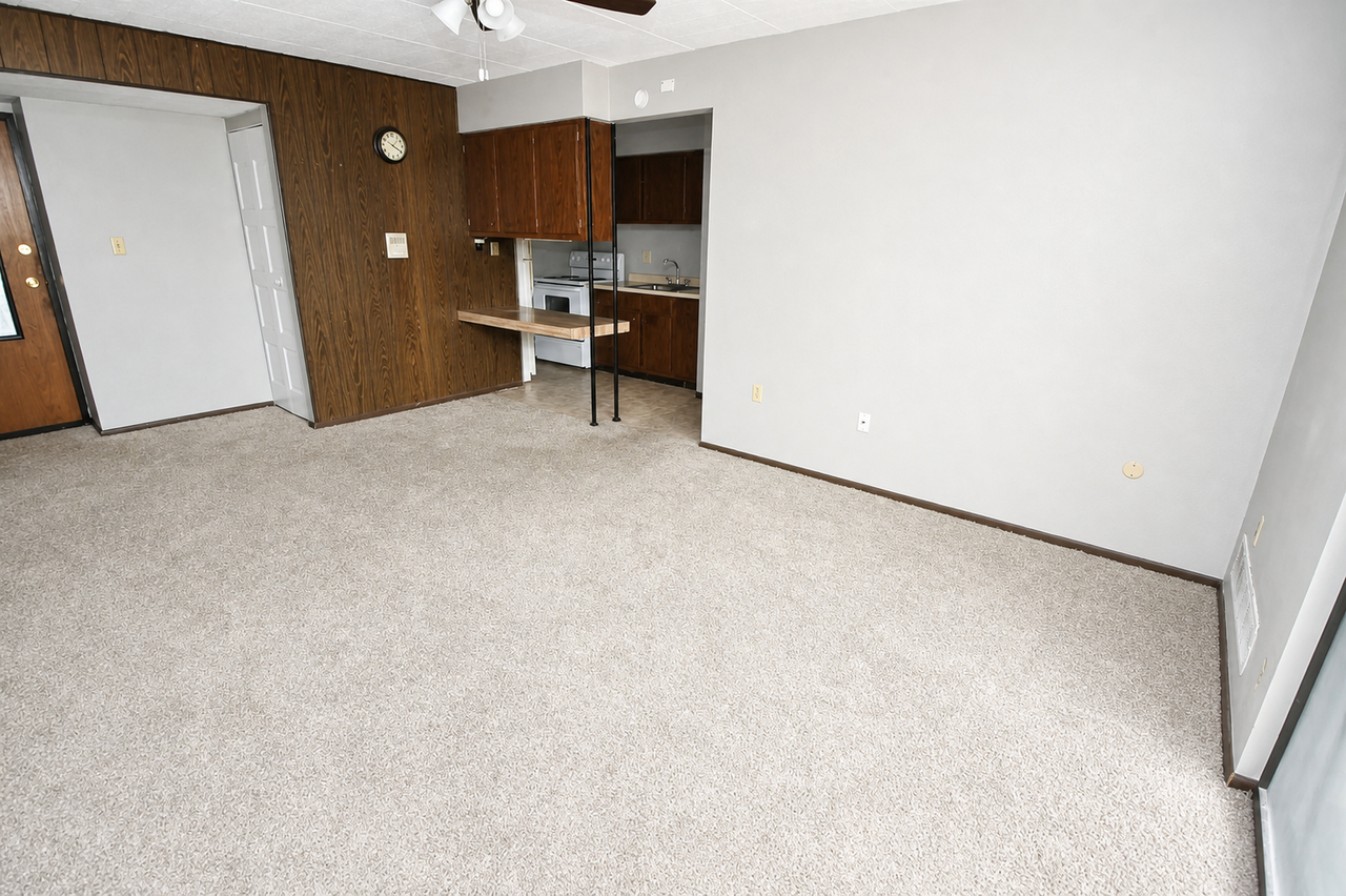 527 Monroe Ave #202 - Photo 4 of 7