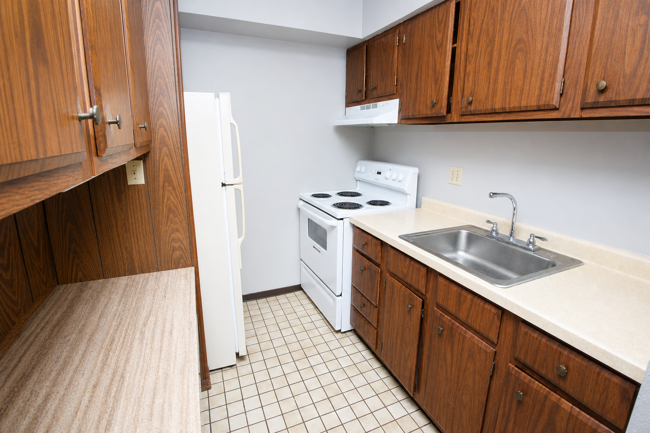 529 Monroe Ave #16 - Photo 4 of 8