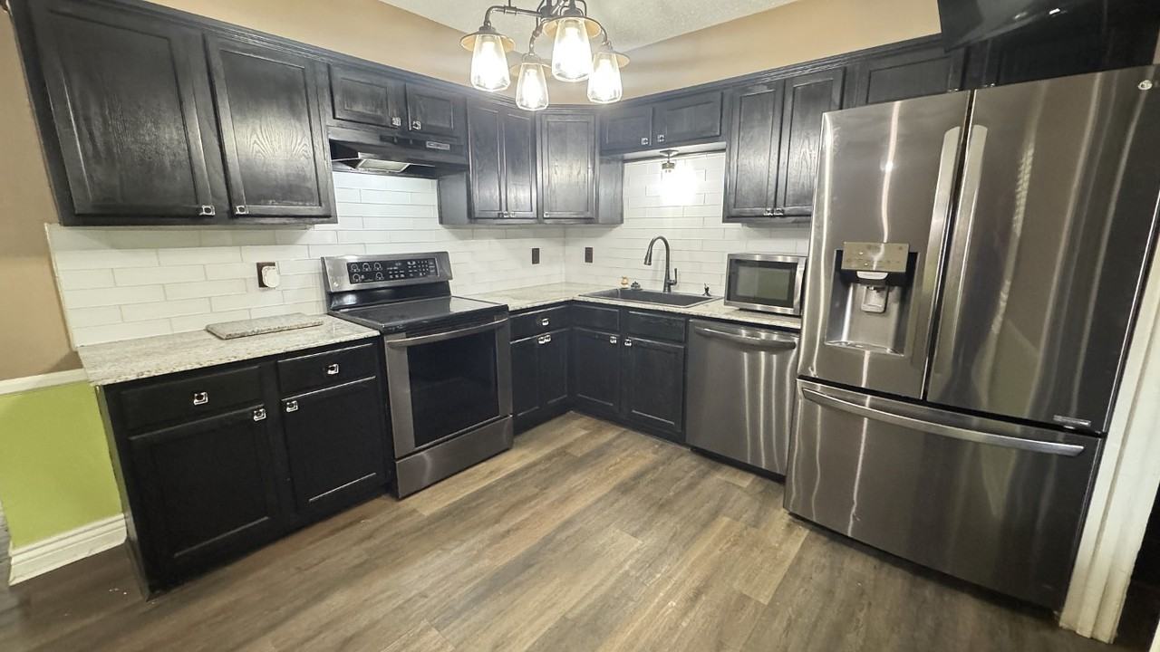 114 Westchase Dr - Photo 6 of 16