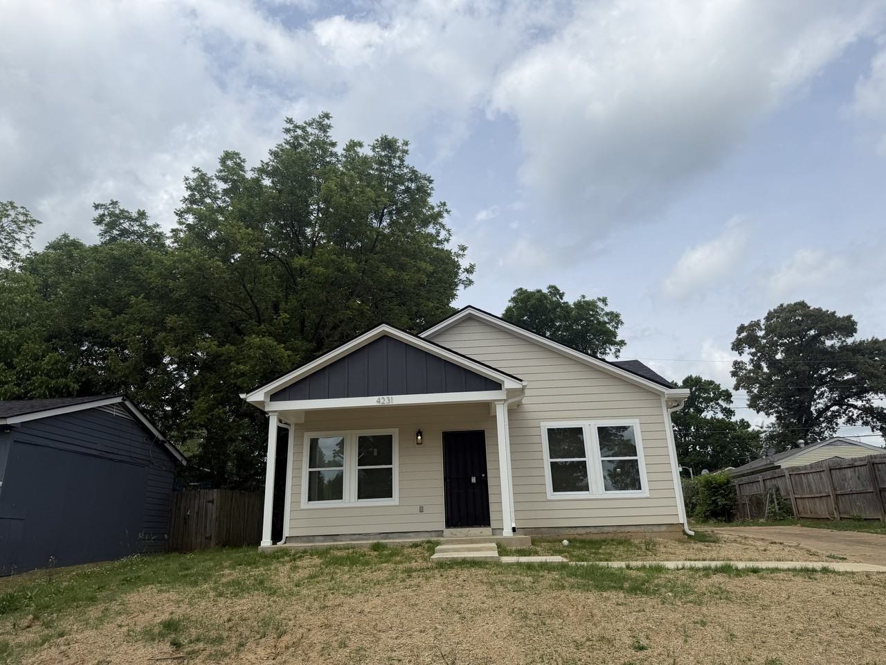 4231 Wanatah St - Photo 3 of 19