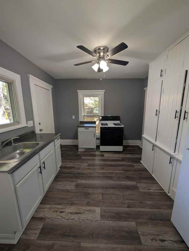 115 S Commonwealth Ave #1 - Photo 6 of 23