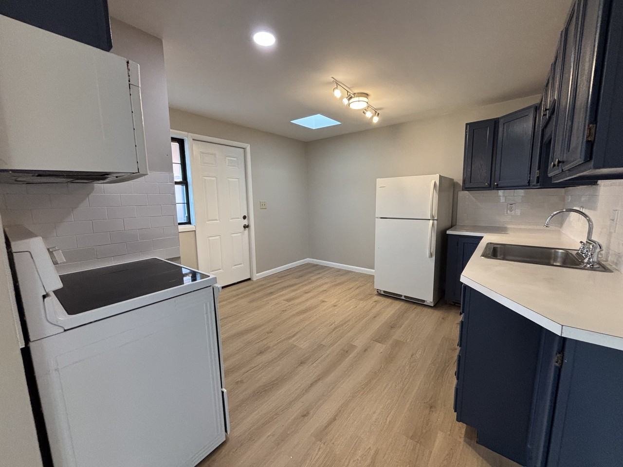 49 S 3rd St #2ndFLAPT - Photo 4 of 13