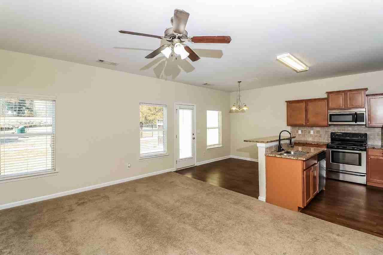 131 Terrace Walk - Photo 3 of 15