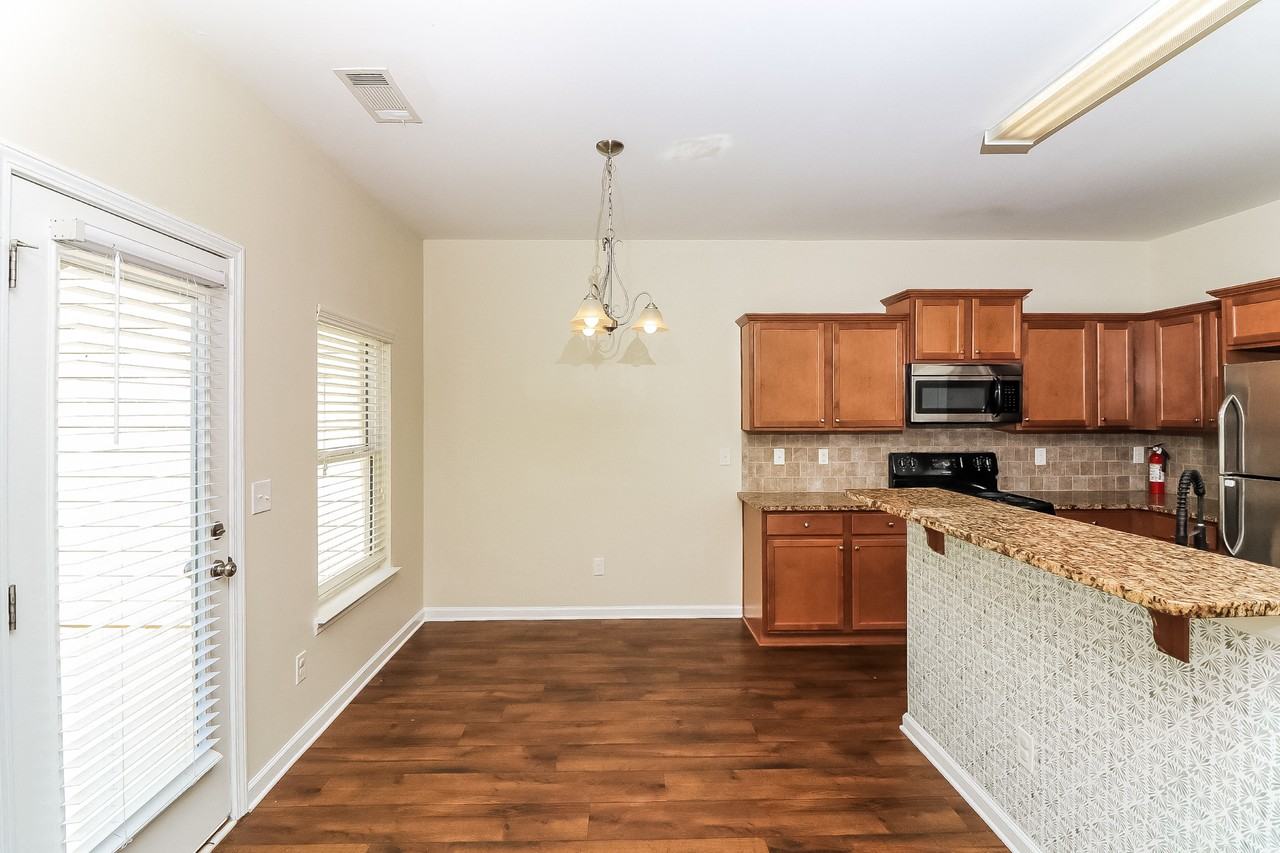 131 Terrace Walk - Photo 5 of 15