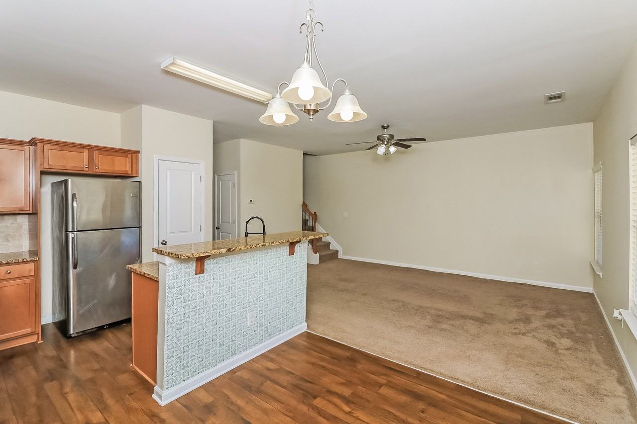 131 Terrace Walk - Photo 7 of 15