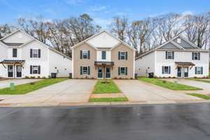 featured image of 335 Noble Ln