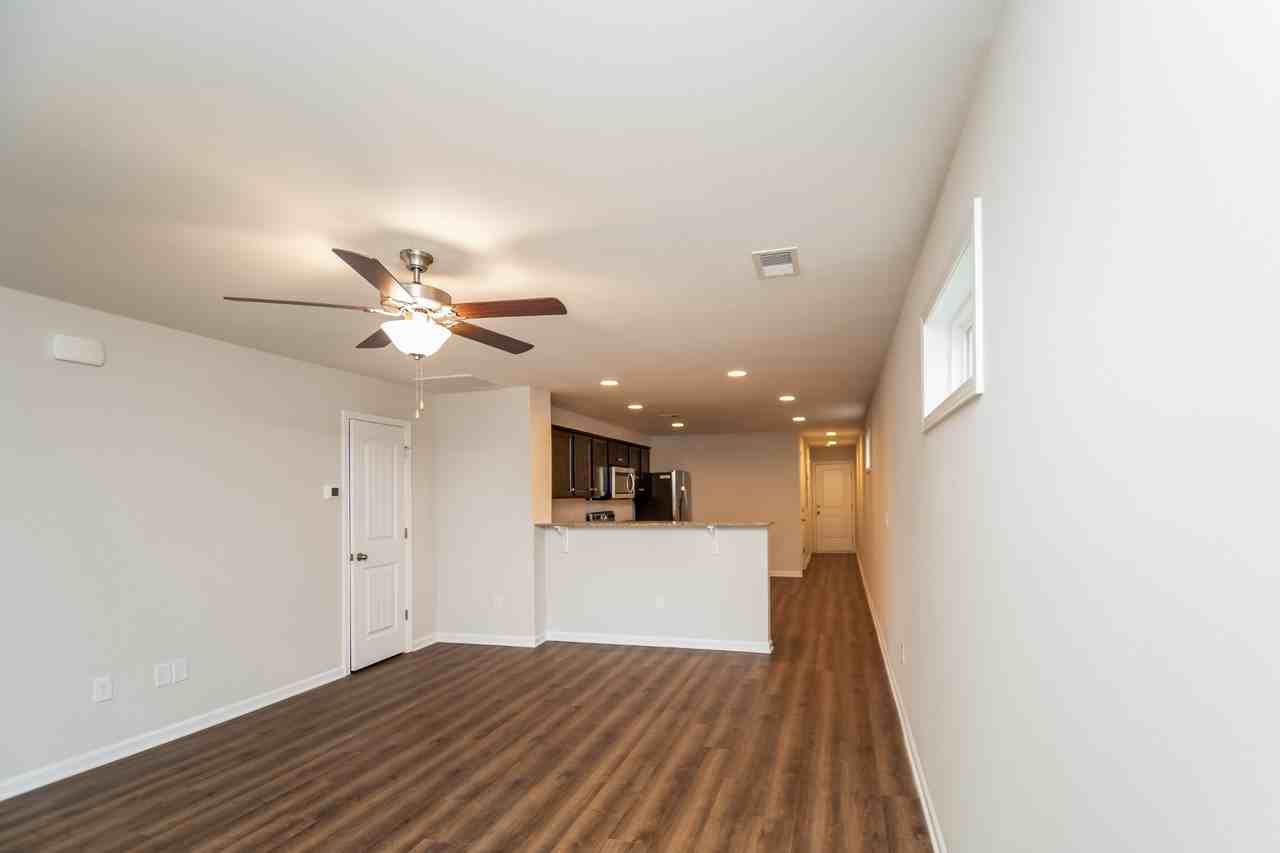 335 Noble Ln - Photo 3 of 16