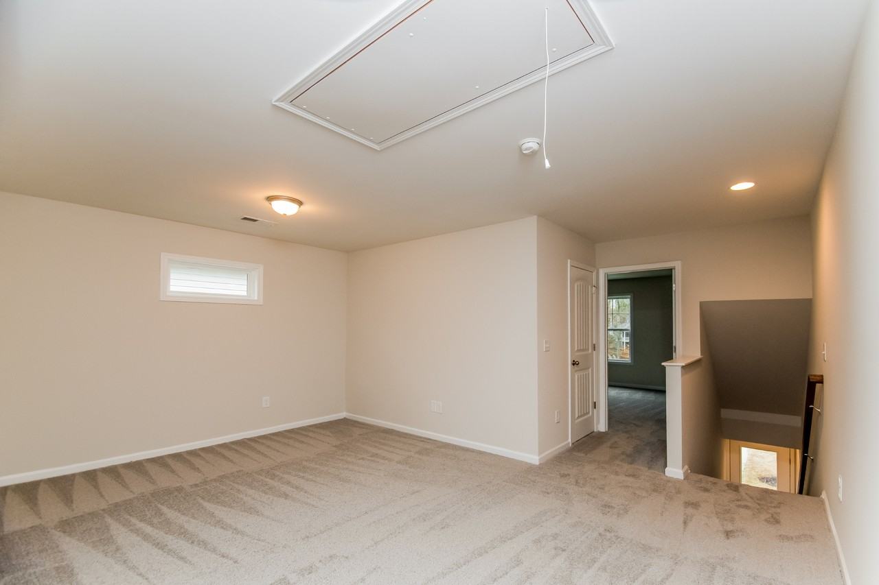 335 Noble Ln - Photo 6 of 16