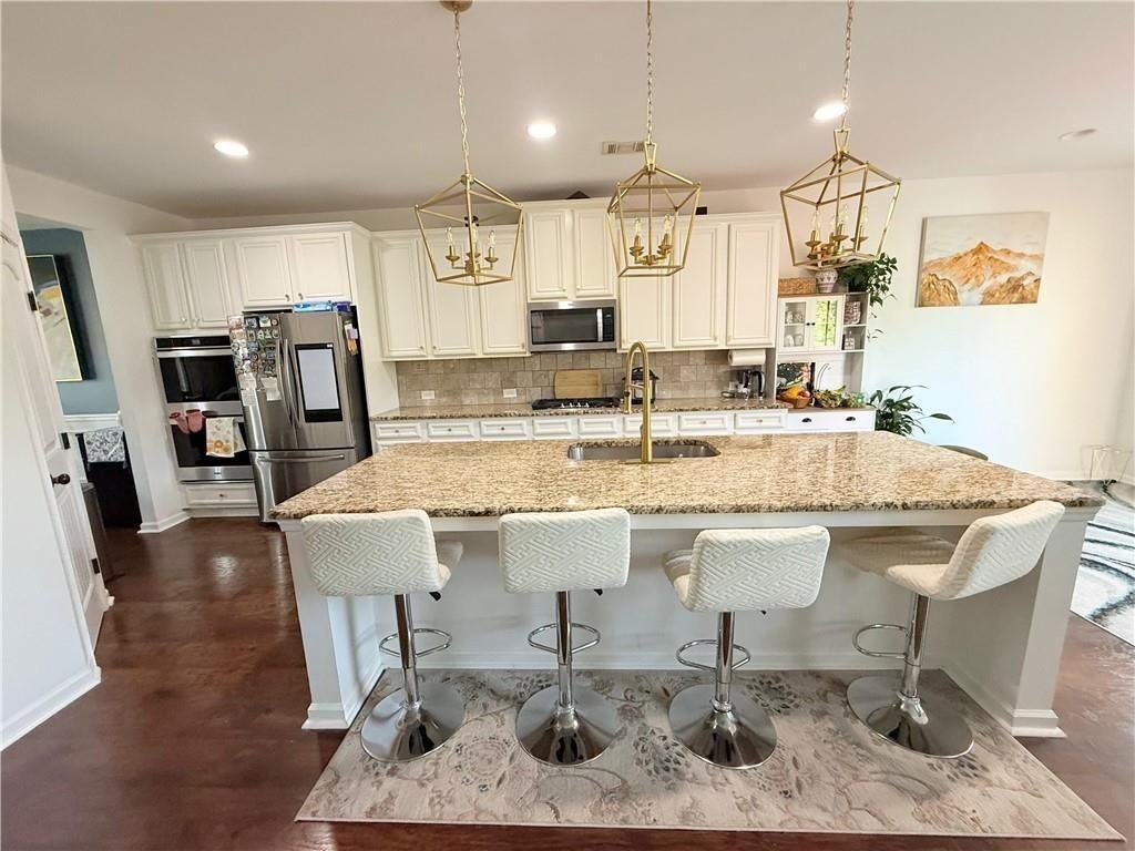 7150 Ansley Park Way - Photo 7 of 43