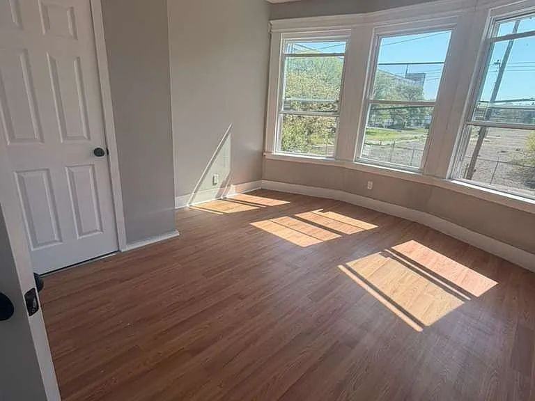 70 Shelton Ave - Photo 4 of 5