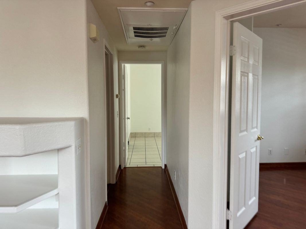606 Larkridge - Photo 2 of 9