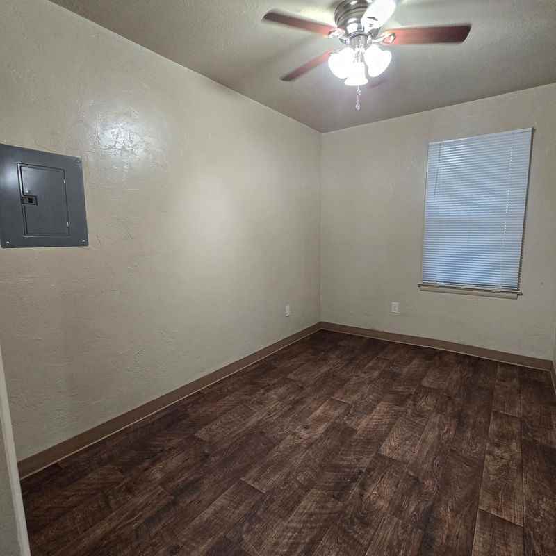 307 N 9th St ##9 - Photo 4 of 5