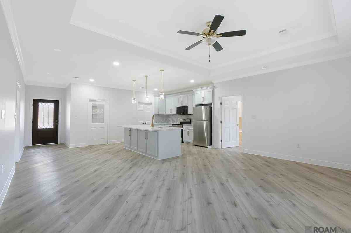 9536 Avis Ave - Photo 5 of 13