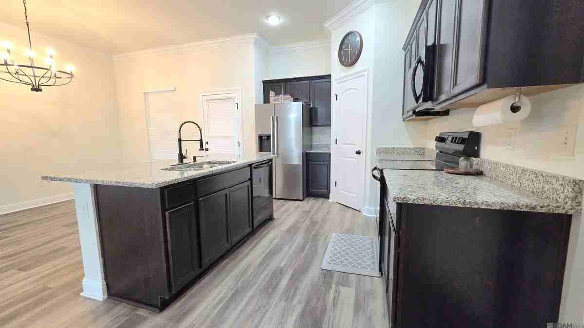 1346 Hickory Creek Dr - Photo 4 of 18