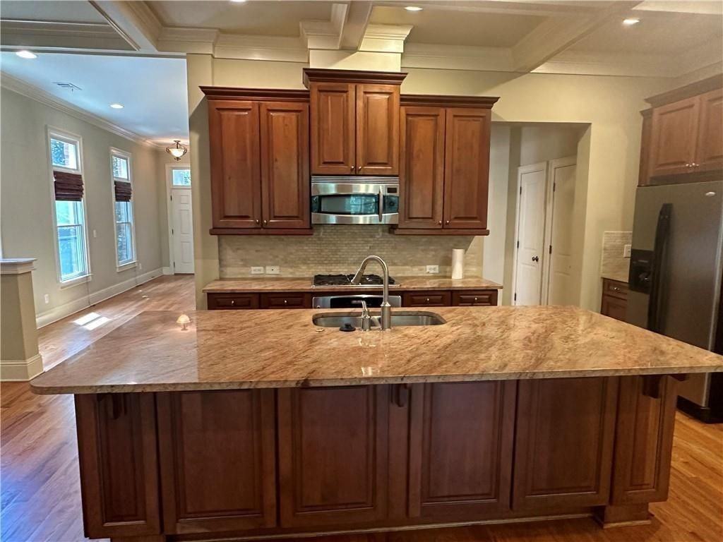 6032 Coldwater Pt - Photo 5 of 39