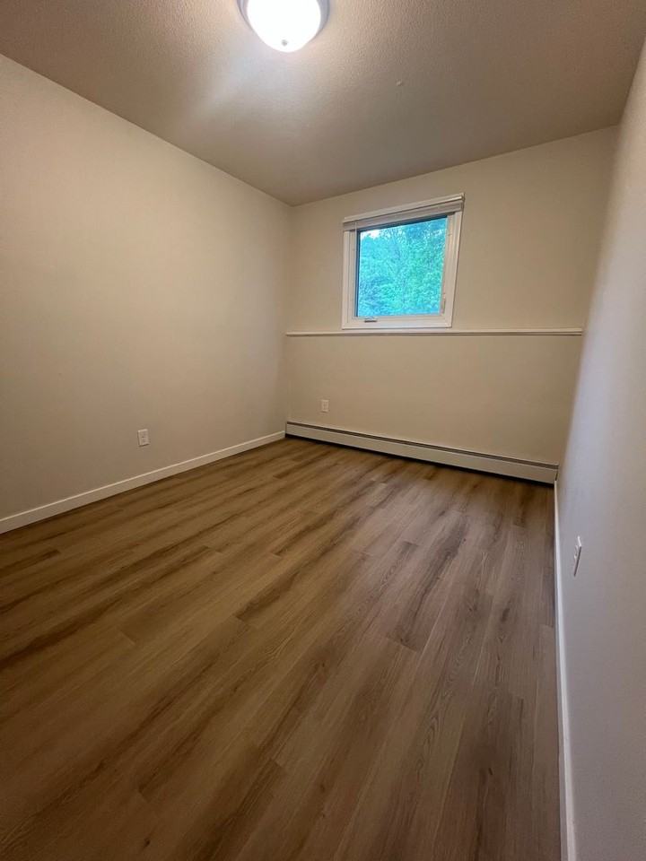 Parkway Apartments - Photo 5 of 28