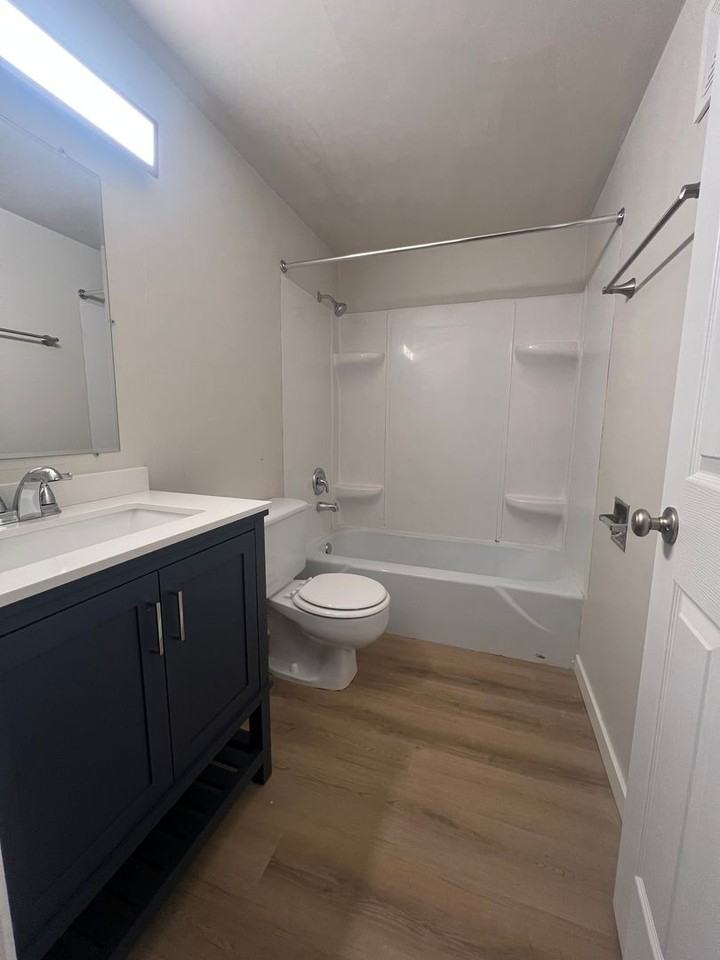 Parkway Apartments - Photo 6 of 28