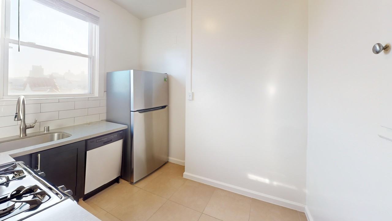 1690 North Point Street - Photo 2 of 26