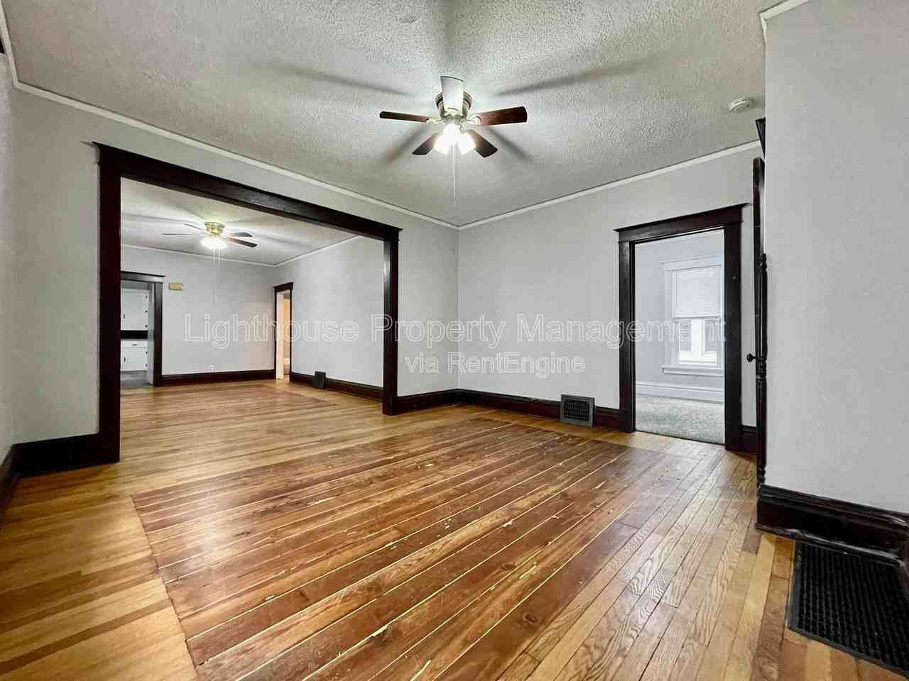 1699 Superior St - Photo 2 of 12
