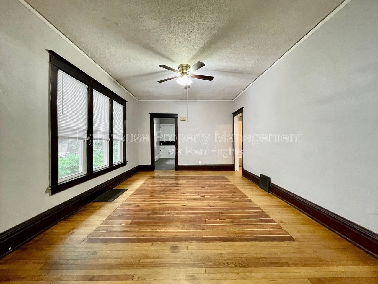 1699 Superior St - Photo 3 of 12