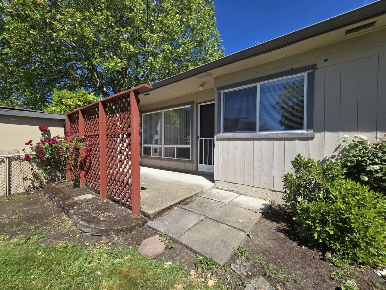 751 Ne Alameda Ave - Photo 2 of 16